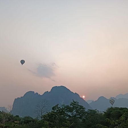 Bountang Mountain View Riverside Hotel Vang Vieng Eksteriør billede