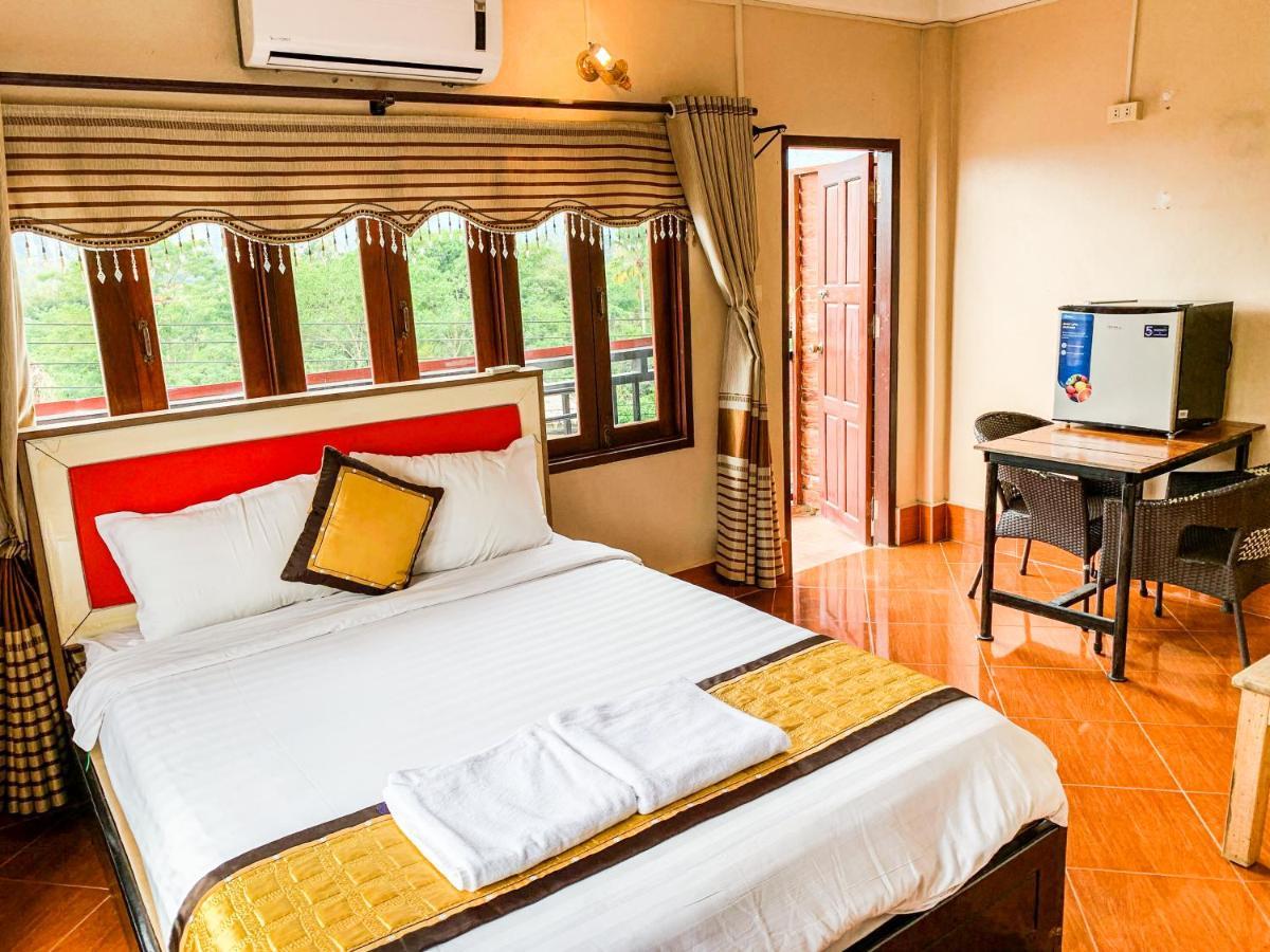 Bountang Mountain View Riverside Hotel Vang Vieng Eksteriør billede