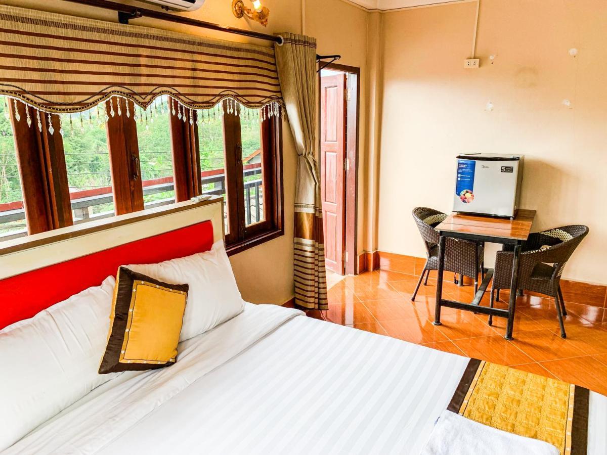 Bountang Mountain View Riverside Hotel Vang Vieng Eksteriør billede