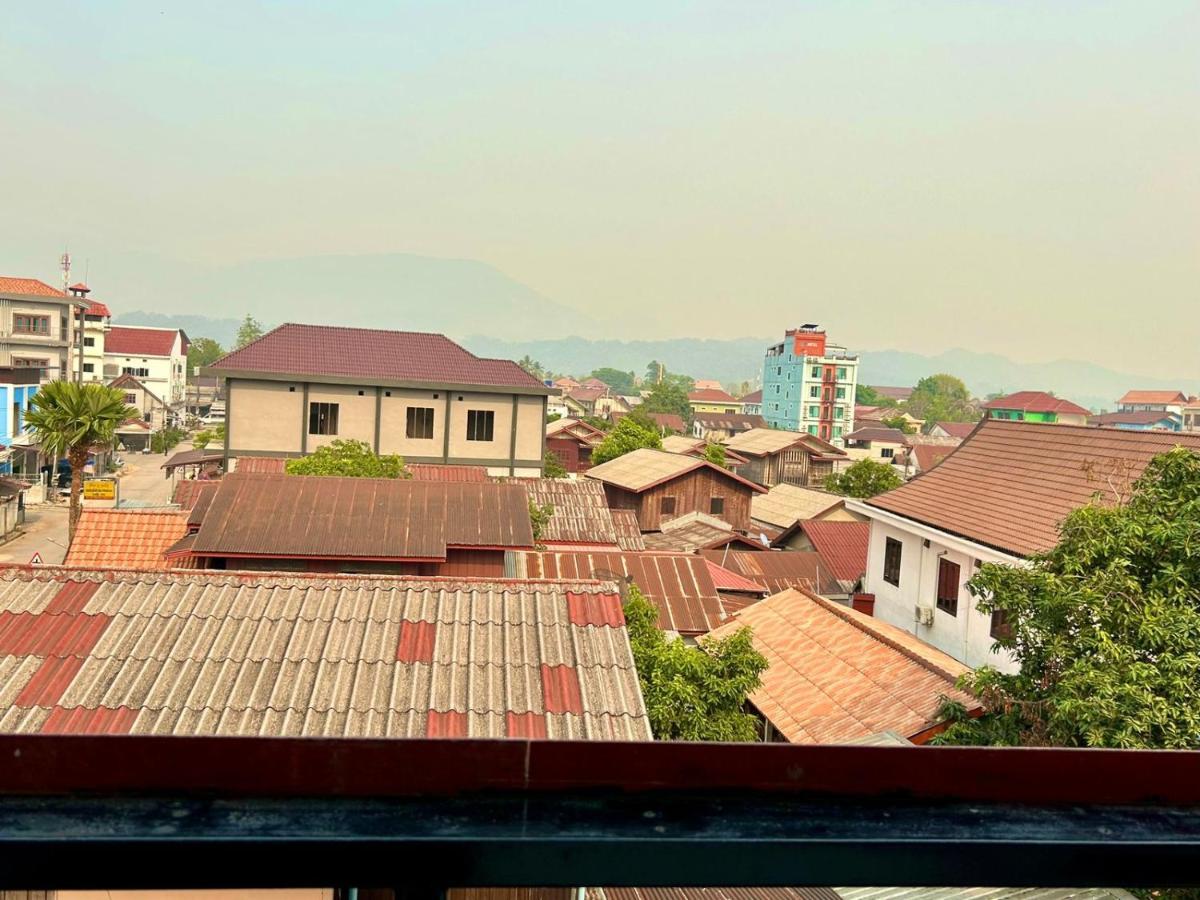 Bountang Mountain View Riverside Hotel Vang Vieng Eksteriør billede