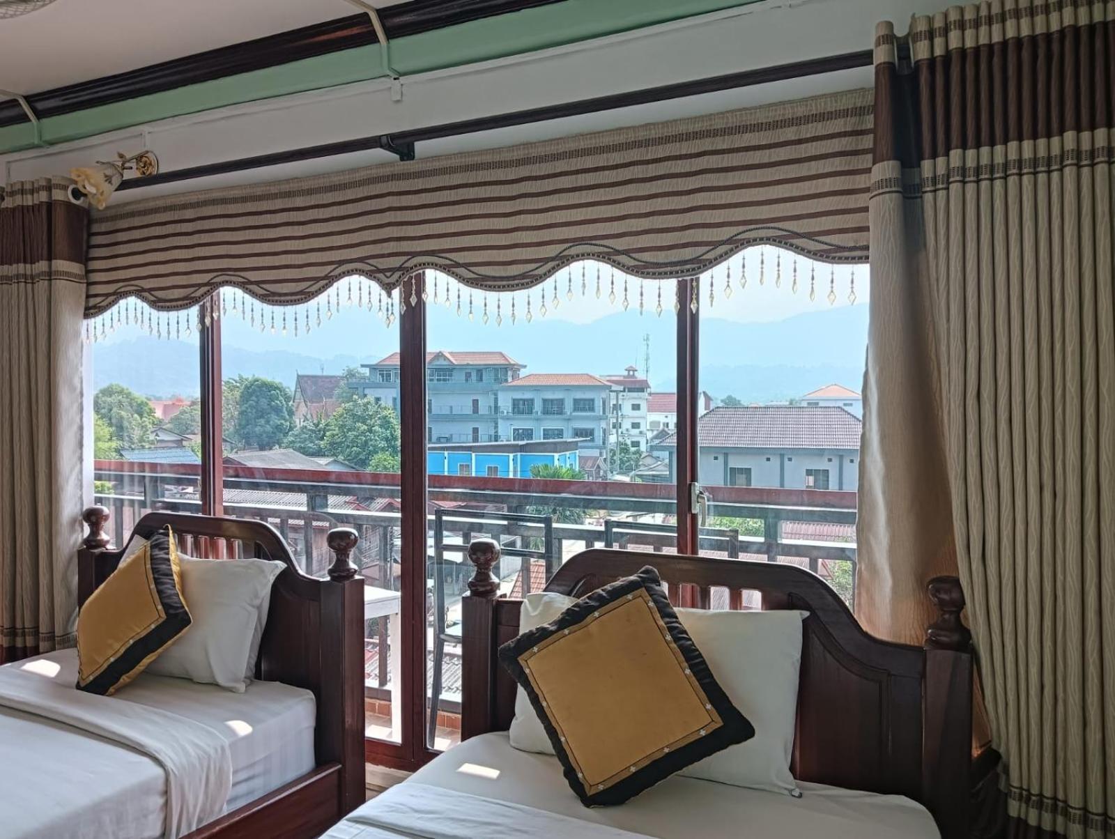 Bountang Mountain View Riverside Hotel Vang Vieng Eksteriør billede