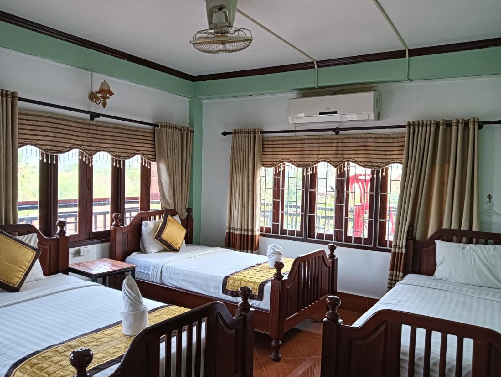Bountang Mountain View Riverside Hotel Vang Vieng Eksteriør billede